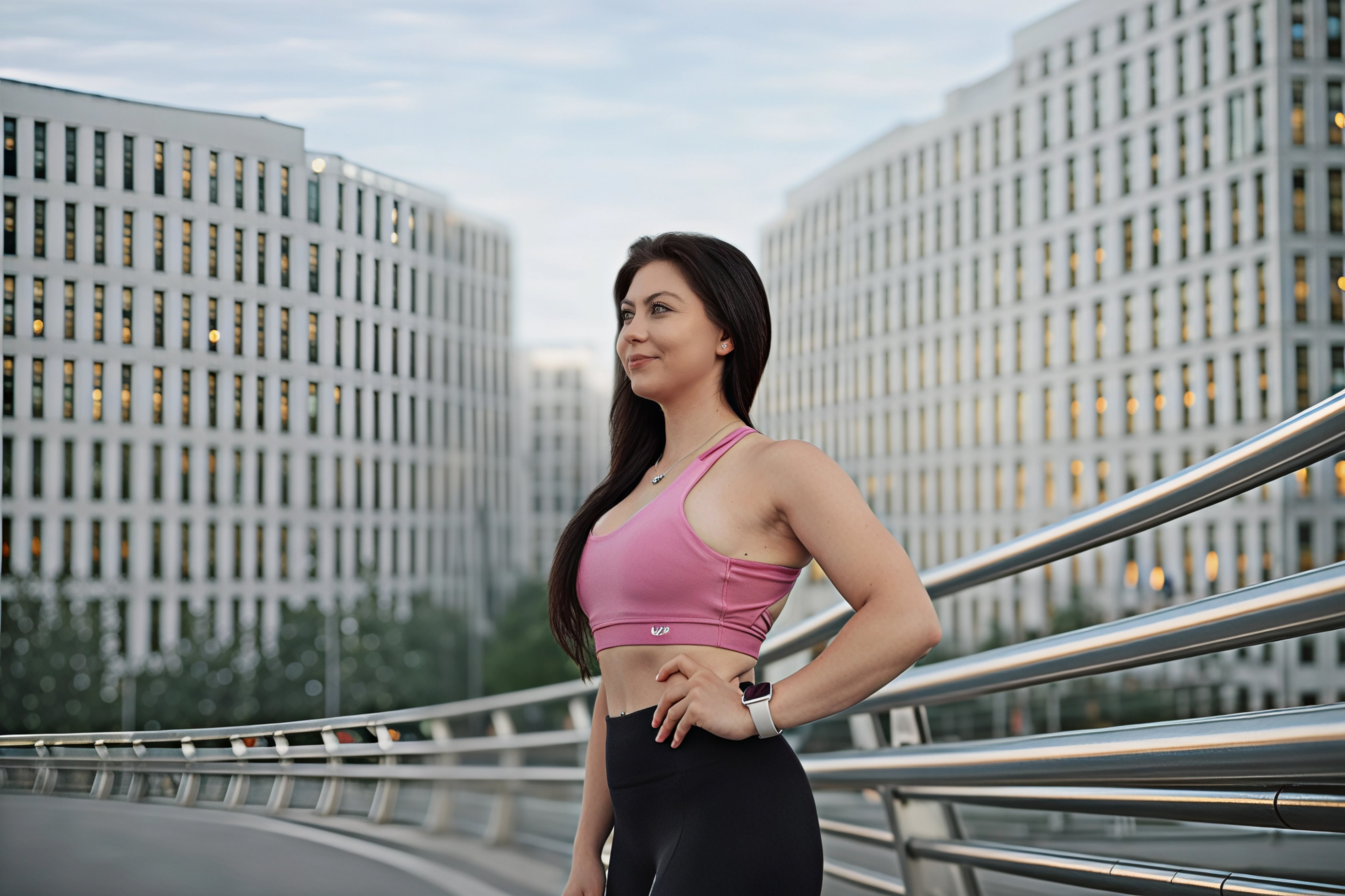 Karolina Sabat trener personalny Katowice prowadzi trening siłowy